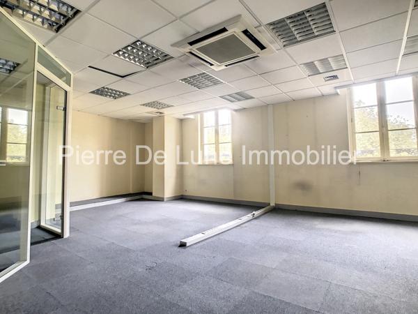 Commerce À vendre 1311 m²