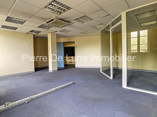 Commerce À vendre 1311 m²