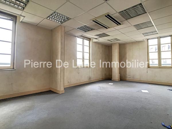 Commerce À vendre 1311 m²