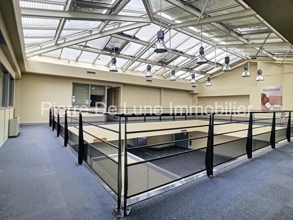 Commerce À vendre 1311 m²