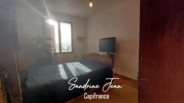 LE VAL D'HAZEY (27) – AUBEVOYE - IMMEUBLE DE RAPPORT – 5 LOGEMENTS, 4 GARAGES – FORT POTENTIEL