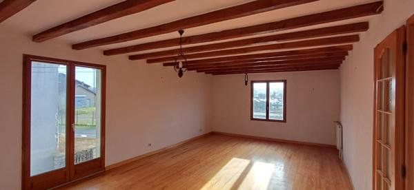 LE VAL D'HAZEY (27) – AUBEVOYE - IMMEUBLE DE RAPPORT – 5 LOGEMENTS, 4 GARAGES – FORT POTENTIEL
