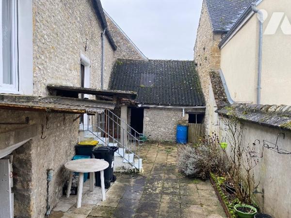 Une maison d'habitation proche du centre-ville