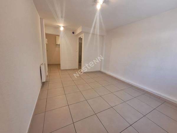 Hyères Gare - Studio 21 m² - Parking