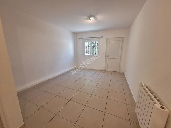 Hyères Gare - Studio 21 m² - Parking