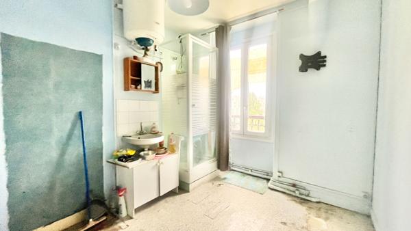 Studio 9,5 m² Buttes-Chaumont Paris 19