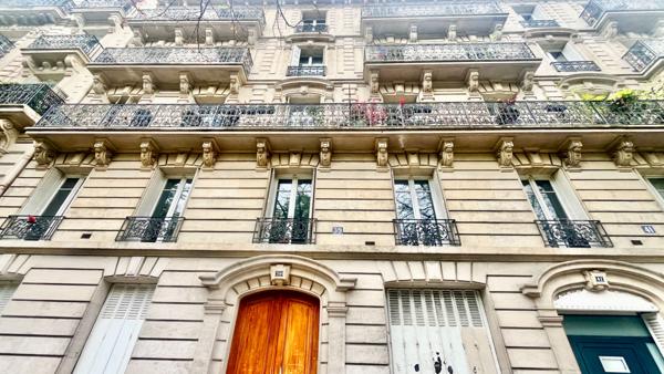 Studio 9,5 m² Buttes-Chaumont Paris 19