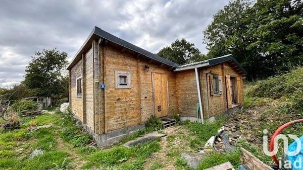 Maison 3 pièces de 84 m² à Plonévez-du-Faou (29530)