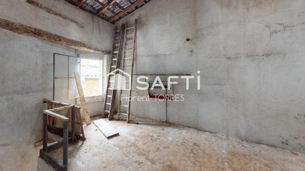 Atelier à rénover entièrement – 120 m² – Fort potentiel stockage / artisan – Six-Fours-les-Plages