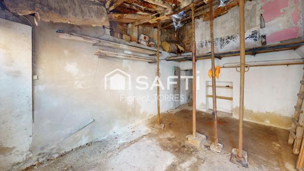 Atelier à rénover entièrement – 120 m² – Fort potentiel stockage / artisan – Six-Fours-les-Plages