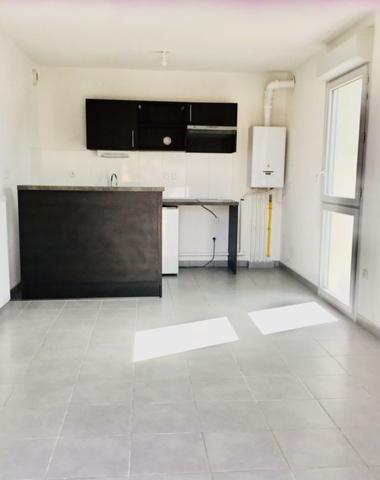 Appartement T2 avec terrasse et 2 parkings