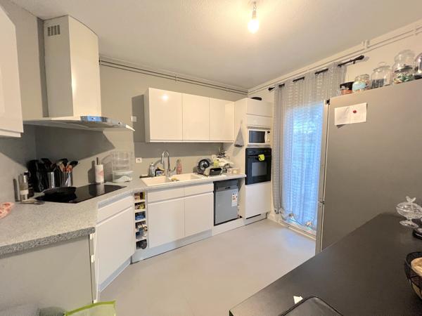 Maison T5 de 100m² avec  terrasse et garage sur un terrain de 100m²