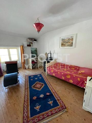 En exclusivité quartier avenue de la rochelle, maison de ville de 190 m² avec terrasse.