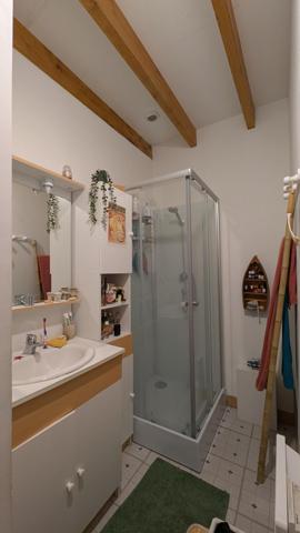 Charmante maison de bourg en pierre apparente, sans extérieur