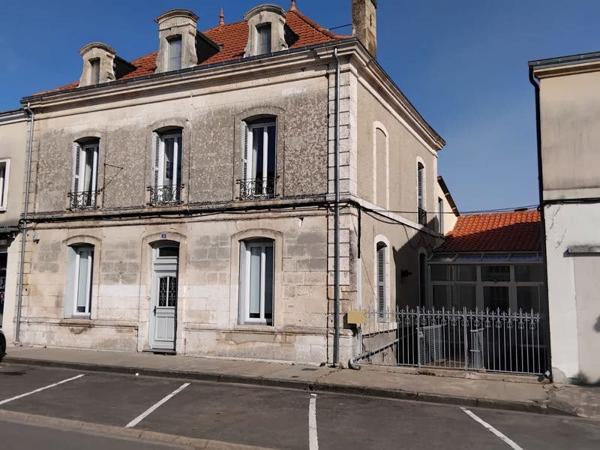 Maison à vendre |  Chalais |  7 pièces | 225 m²