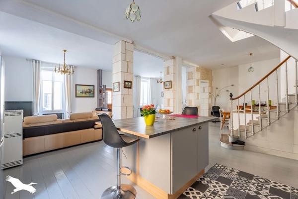 Maison à vendre |  Chalais |  7 pièces | 225 m²