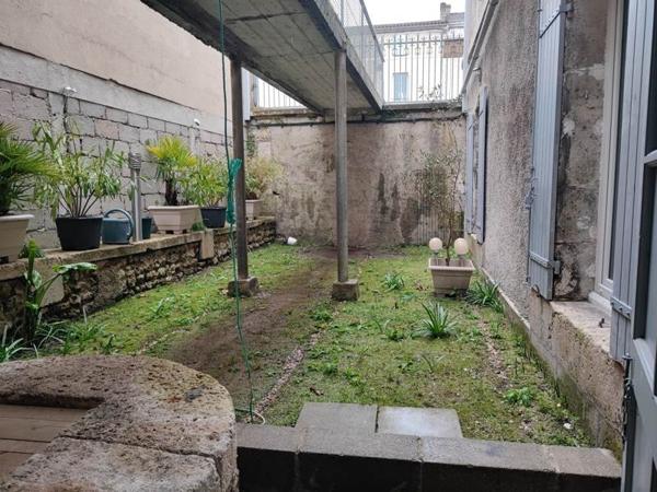 Maison à vendre |  Chalais |  7 pièces | 225 m²