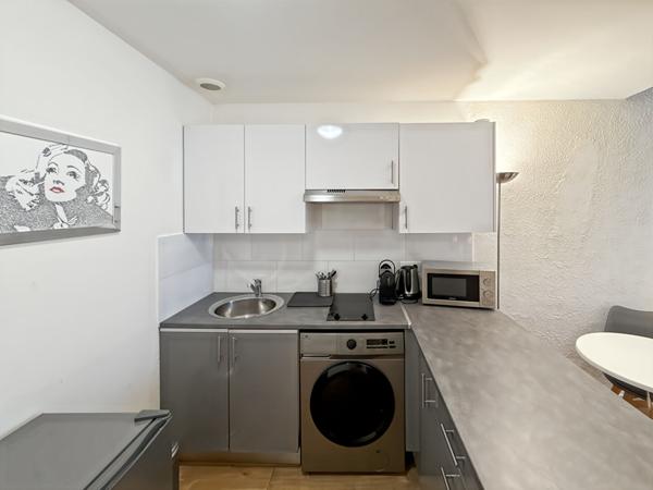 CANNES, banane, studio meublé 27 m² + loggia 4 m² climatisé