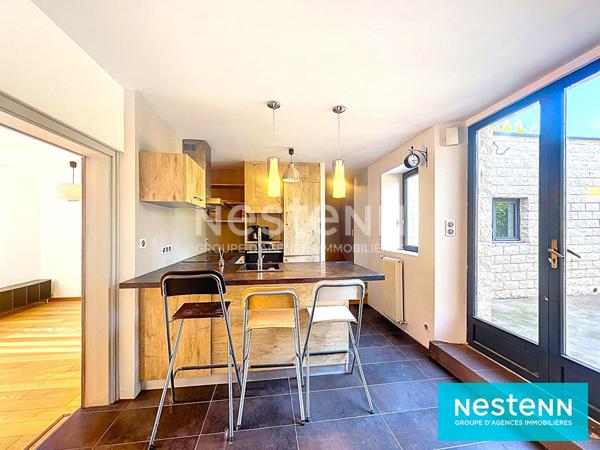 MAISON DE VILLE 2 CHAMBRES PROCHE GARE SNCF ET COMMERCE AVEC JARDIN CLOS