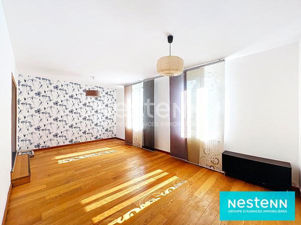 MAISON DE VILLE 2 CHAMBRES PROCHE GARE SNCF ET COMMERCE AVEC JARDIN CLOS