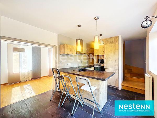 MAISON DE VILLE 2 CHAMBRES PROCHE GARE SNCF ET COMMERCE AVEC JARDIN CLOS