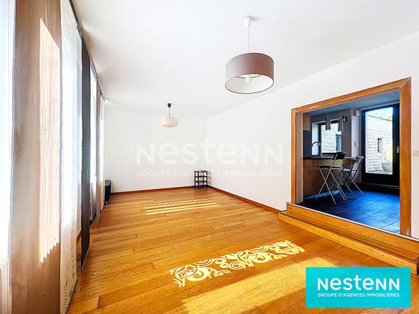 MAISON DE VILLE 2 CHAMBRES PROCHE GARE SNCF ET COMMERCE AVEC JARDIN CLOS