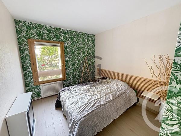 Appartement F3 à vendre  3 pièces - 69 m 2   AUXERRE  - 89