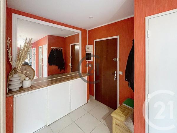 Appartement F3 à vendre  3 pièces - 69 m 2   AUXERRE  - 89