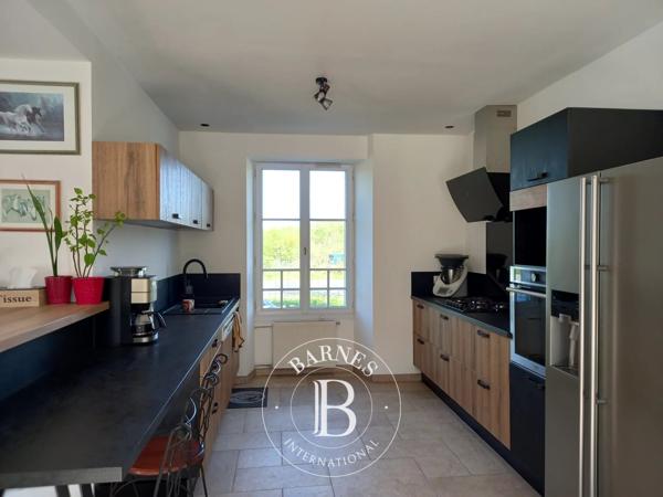 Montmorillon, Ferme 5 Chambres -  308 m² à vendre