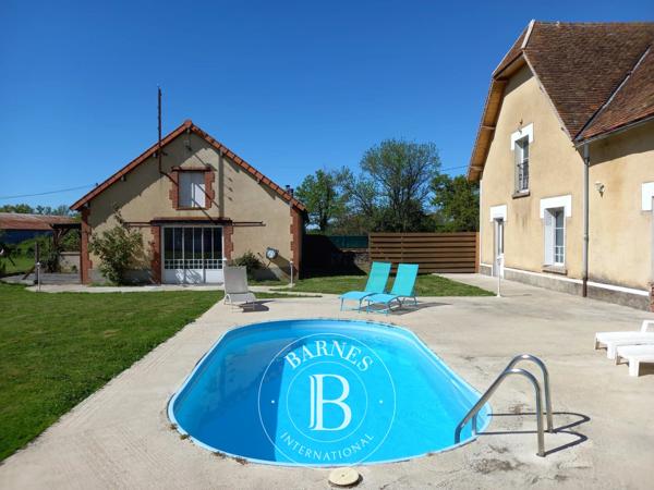 Montmorillon, Ferme 5 Chambres -  308 m² à vendre