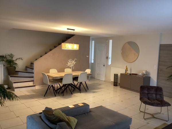 MAGNIFIQUE VILLA 140 M² Utiles et 138 m² hab sur 464 m² de terrain 590 000 €
