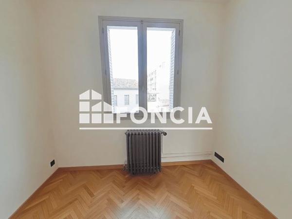 Location Appartement 5 pièces 107.2 m² - 1 BOULEVARD DE PRAGUE Nimes 30000