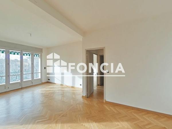 Location Appartement 5 pièces 107.2 m² - 1 BOULEVARD DE PRAGUE Nimes 30000