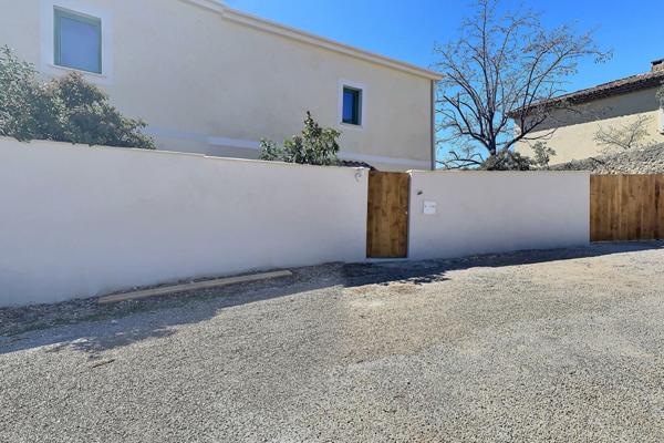 Maison à louer de type 6 pièces avec jardin et piscine à Marseille quartier Saint Barnabé (13012)