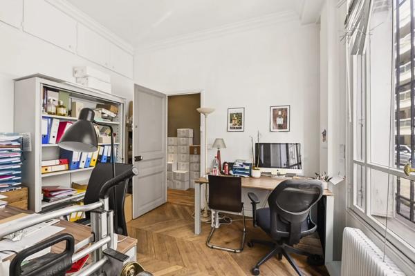 Bureau Paris 16e - LONGCHAMP / VICTOR HUGO