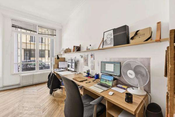 Bureau Paris 16e - LONGCHAMP / VICTOR HUGO