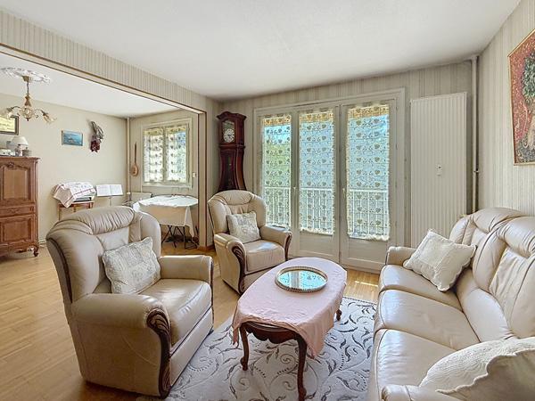 A VENDRE Appartement 6 pièces à Angers - La Madeleine, 3 chambres ascenseur