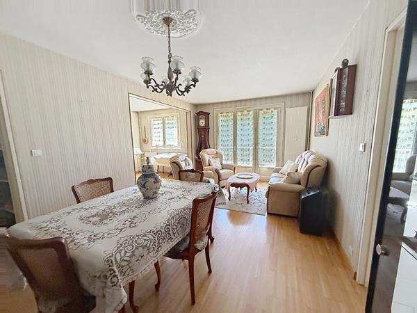A VENDRE Appartement 6 pièces à Angers - La Madeleine, 3 chambres ascenseur