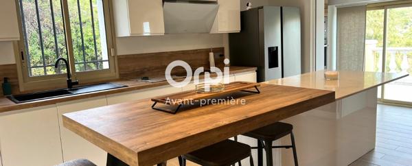 Maison à vendre    8 pièces • 300 m2 Mouans-Sartoux