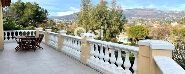 Maison à vendre    8 pièces • 300 m2 Mouans-Sartoux