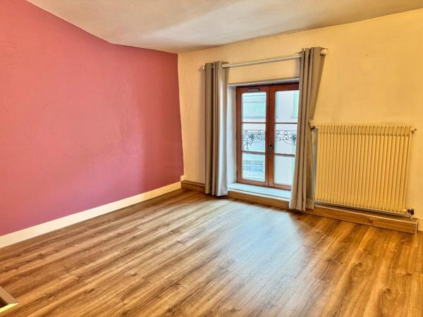 CLERMONT-FD QUARTIER HISTORIQUE DE MONTFERRAND : MAISON DE VILLE DE 76 M²