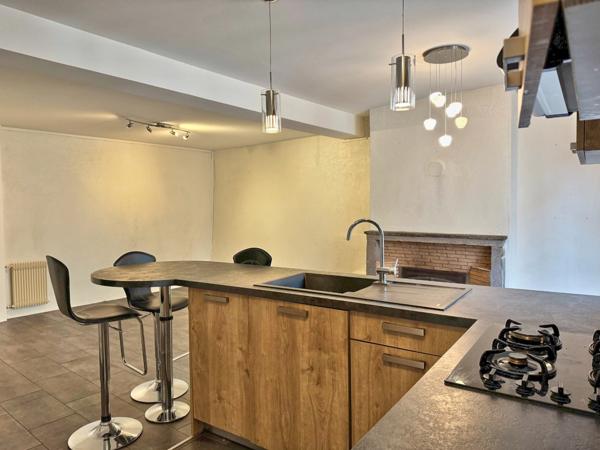 CLERMONT-FD QUARTIER HISTORIQUE DE MONTFERRAND : MAISON DE VILLE DE 76 M²