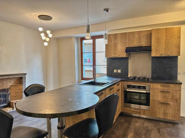 CLERMONT-FD QUARTIER HISTORIQUE DE MONTFERRAND : MAISON DE VILLE DE 76 M²