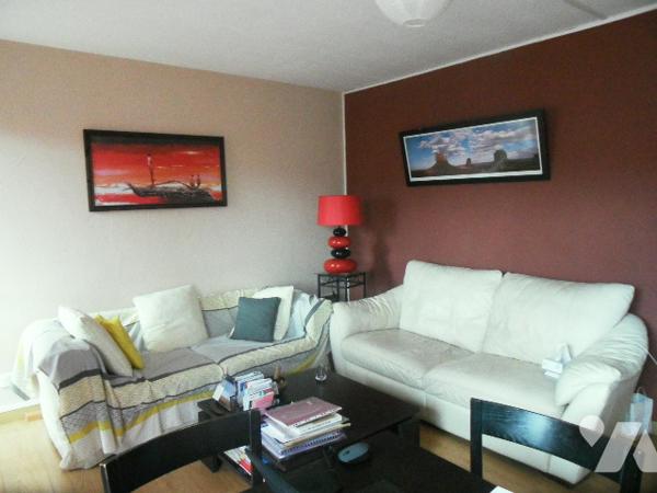 Quartier PONTLIEUE, appartement au pied du tramway, proche commerces, avec balcon, 2 chambres.