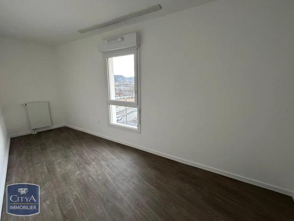 Appartement à louer 4 pièces 86.1m²