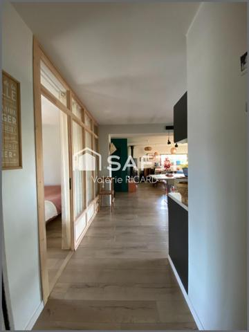 Chaleureuse maison familiale T6 sur terrain clos.