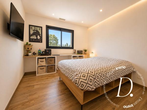 Saint-Cyprien – Une villa d'exception où élégance et douceur de vivre se rencontrent.
