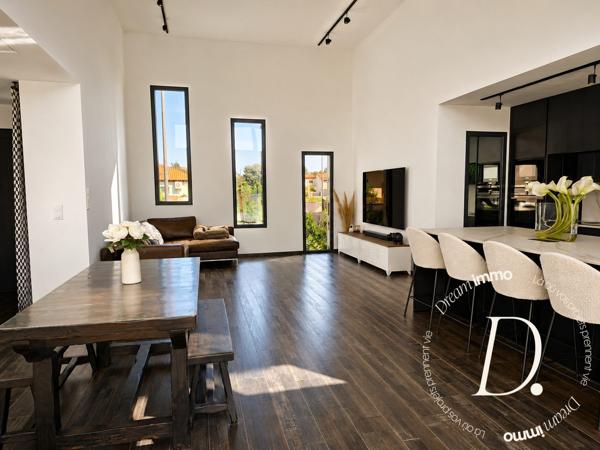 Saint-Cyprien – Une villa d'exception où élégance et douceur de vivre se rencontrent.