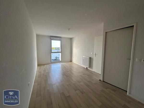 Appartement à louer 2 pièces 39.79m² Tours (37000)