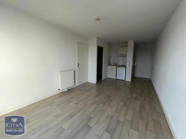 Appartement à louer 2 pièces 39.79m² Tours (37000)